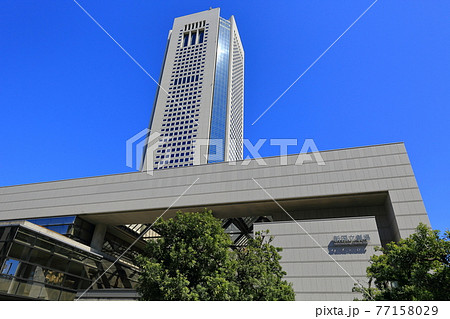 東京 西新宿の都市風景 東京オペラシティ 新国立劇場 東京 西新宿の都市風景 東京オペラシティ 新国立劇場 77158029