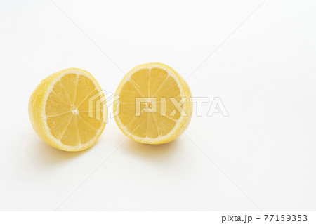 カットしたレモン 77159353
