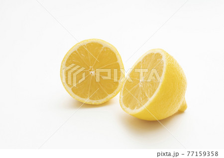 カットしたレモン 77159358