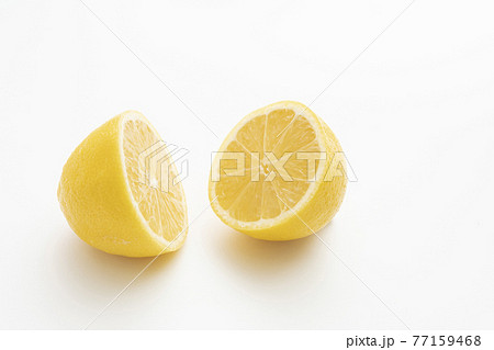 カットしたレモン 77159468
