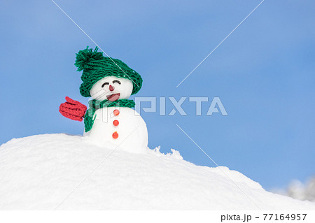 青空と雪だるま 青空と雪だるま 77164957