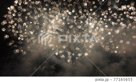 広島県福山市の芦田川花火大会の打ち上げ花火 77165655