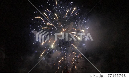 広島県福山市の芦田川花火大会の打ち上げ花火 77165748