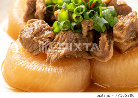 牛すじと大根の煮物。 牛すじと大根の煮物。 77165886