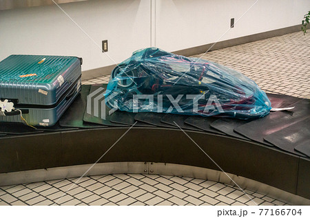空港にある手荷物受取所の写真 空港にある手荷物受取所の写真 77166704