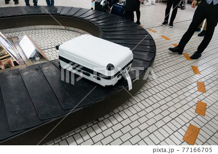 空港にある手荷物受取所の写真 空港にある手荷物受取所の写真 77166705