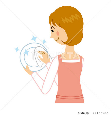 皿拭きをする女性 皿拭きをする女性 77167982