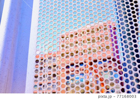 フェンス越し風景 フェンス越し風景 77168003