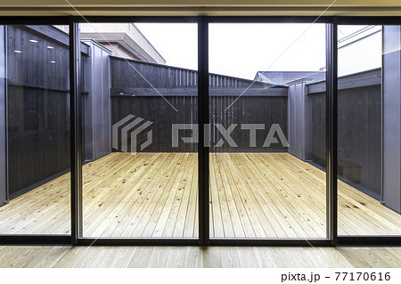 南向き引き違い窓 77170616