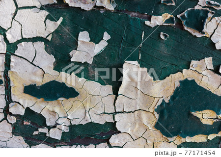 Cracked, peeling and dirty surfaces Cracked, peeling and dirty surfaces 77171454