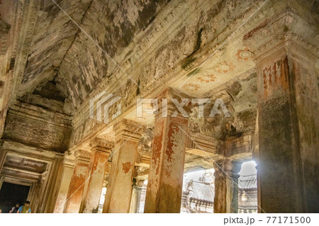 Angkor Wat is the largest temple in the world (Cambodia, 2019). It is raining Angkor Wat is the largest temple in the world (Cambodia, 2019). It is raining 77171500
