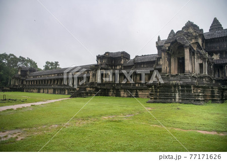 Angkor Wat is the largest temple in the world, it rains in the rainy season (Cambodia, 2019) Angkor Wat is the largest temple in the world, it rains in the rainy season (Cambodia, 2019) 77171626