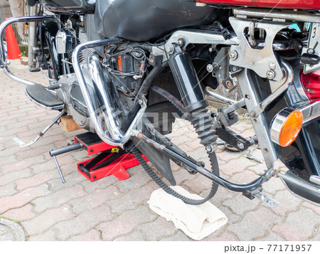 オートバイの修理　タイヤ交換 77171957