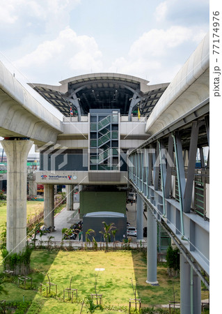 【タイ・バンコク】BTSワット・プラシーマハタート駅 77174976