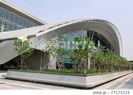 【タイ・バンコク】新ターミナル駅、バンスー中央駅のファサード 77175223