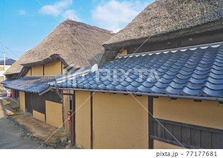 【肥前浜宿 (酒蔵通り 茅葺の町並み)】 佐賀県鹿島市浜町 77177681