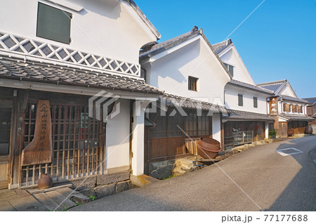 【肥前浜宿 (酒蔵通り 茅葺の町並み)】 佐賀県鹿島市浜町 【肥前浜宿 (酒蔵通り 茅葺の町並み)】 佐賀県鹿島市浜町 77177688