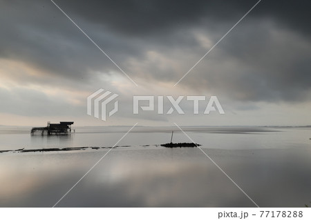早朝の霞ヶ浦風景 77178288