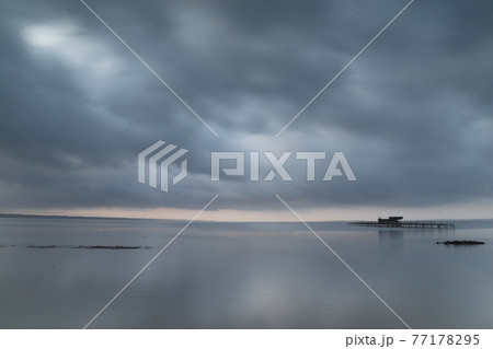 早朝の霞ヶ浦風景 77178295