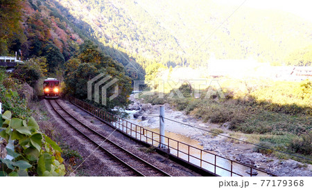 岐阜の長良川鉄道 77179368