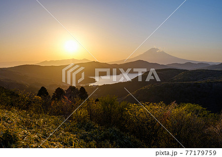 箱根・大観山の夕暮れ 箱根・大観山の夕暮れ 77179759