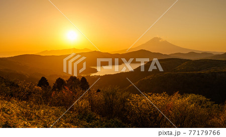 箱根・大観山の夕暮れ 箱根・大観山の夕暮れ 77179766