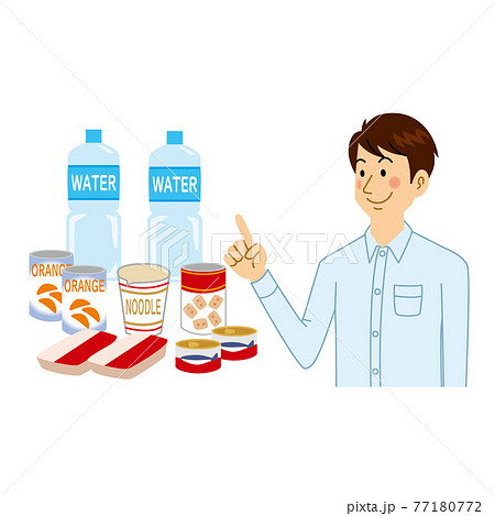 食料を備蓄する男性 77180772