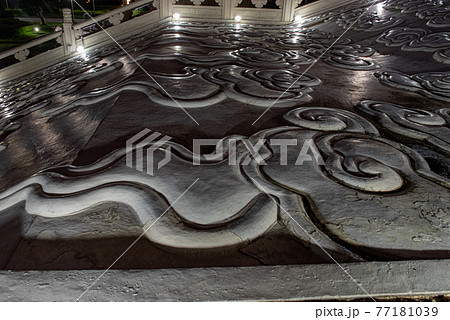 台北　夜の中正祈念堂 77181039