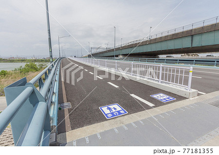 鳥飼大橋西側の歩道(2021年5月) 77181355
