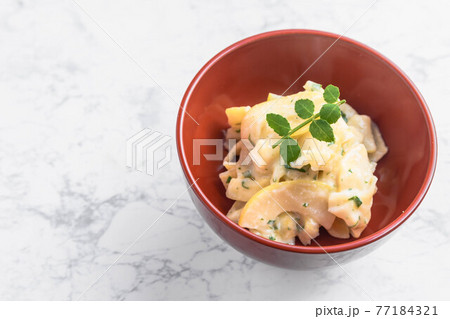 春の味覚 たけのこの木の芽和え 春の味覚 たけのこの木の芽和え 77184321