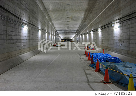 大阪港で工事中の夢咲トンネル（大阪市・大阪）	 77185525