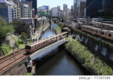 丸ノ内線02系電車 御茶ノ水 千代田区 東京都 丸ノ内線02系電車 御茶ノ水 千代田区 東京都 77185588