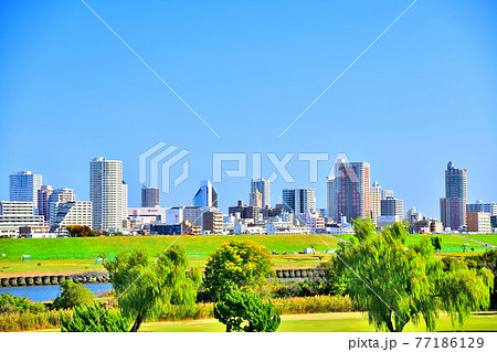 赤羽ゴルフ倶楽部付近より荒川越しに川口駅方面を望む【2020.11】 赤羽ゴルフ倶楽部付近より荒川越しに川口駅方面を望む【2020.11】 77186129