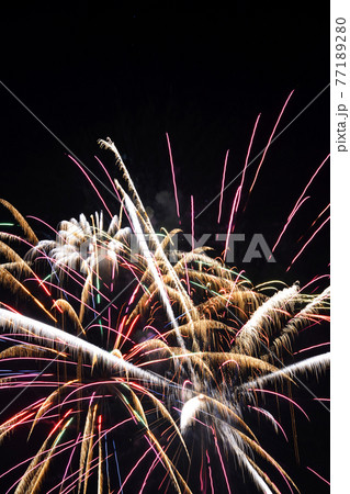 ≪京都府　亀岡平和祭保津川花火大会≫　京都府亀岡市　花火イメージ 77189280
