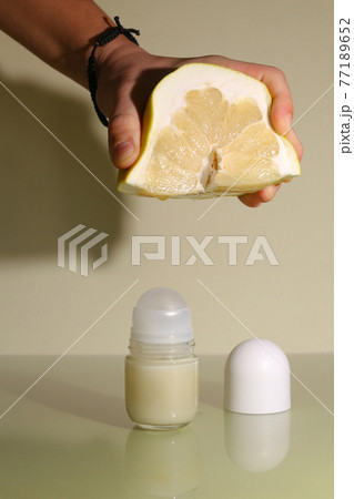 Antibacterial and natural homemade deodorant. Made from coconut oil, sodium bicarbonate, starch and essential oil from pamela Antibacterial and natural homemade deodorant. Made from coconut oil, sodium bicarbonate, starch and essential oil from pamela 77189652