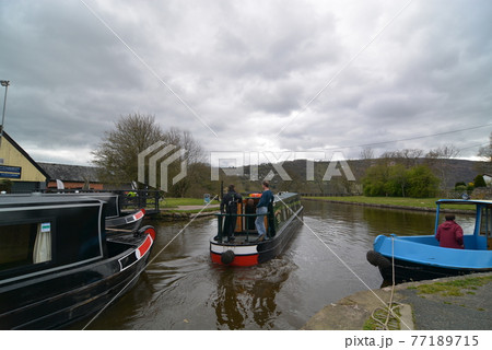 イギリス ポントカサルテ水道橋 77189715