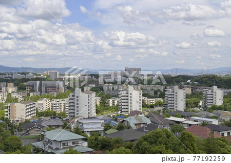 千里中央公園の展望台から千里ニュータウン古江台・藤白台(大阪府吹田市)方面を望む 千里中央公園の展望台から千里ニュータウン古江台・藤白台(大阪府吹田市)方面を望む 77192259