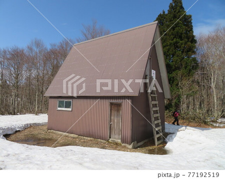 残雪の扇ノ山 残雪の扇ノ山 77192519