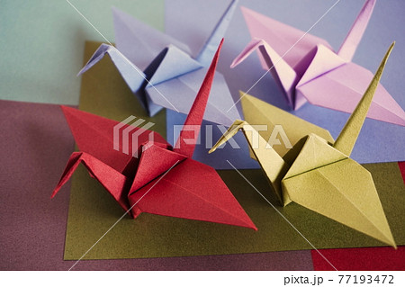 日本の伝統文化　折り鶴 77193472