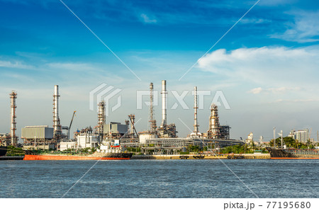 Oil Refinery Oil Refinery 77195680
