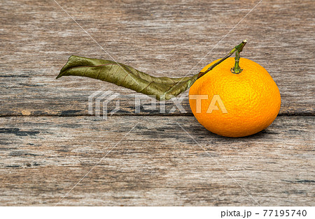 Ripe Orange Fruit 77195740