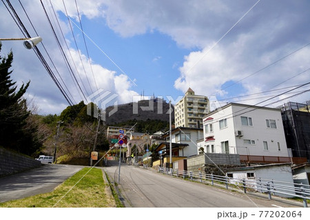 市内某所から見る函館山山頂 77202064