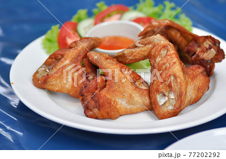 fried chicken ,deep fried chicken or grilled chicken 77202292