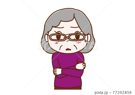 驚きと恐怖で固まって考え込んでしまう高齢の女性 驚きと恐怖で固まって考え込んでしまう高齢の女性 77202856