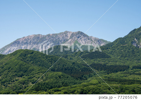 鬼女台（きめんだい）展望休憩所から見る大山 77205076