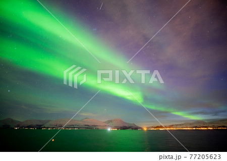 パノラマで見るオーロラの世界 77205623