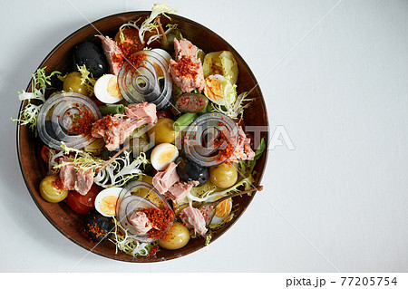 Tuna salad with olives, eggs and onions 77205754