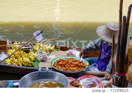 タイの水上マーケット 77209025