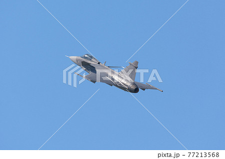 スウェーデン空軍サーブJAS39Cグリペン機首上げ スウェーデン空軍サーブJAS39Cグリペン機首上げ 77213568