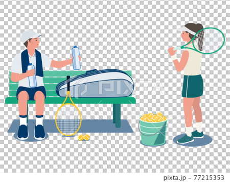 テニスコートのベンチで水を飲み休憩する男性とテニスラケットを持つ女性のベクターイラスト 77215353